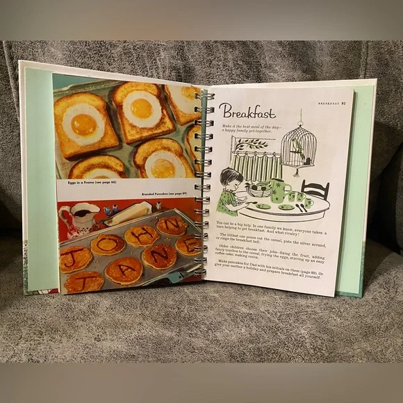 Betty Crocker’s Vintage Cookbook for Boys and Girls - Picture 4 of 5